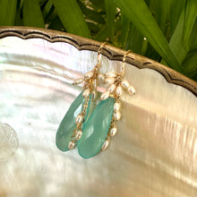 Cargar imagen en el visor de la galería, Teardrop Sky Blue Chalcedony & Pearls Cluster Earrings