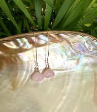 Cargar imagen en el visor de la galería, Rose Quartz Briolettes Threader Earrings