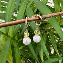 Cargar imagen en el visor de la galería, Edison White Pearls and Citrine Hoop Earrings