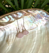Cargar imagen en el visor de la galería, Rose Quartz Briolettes Threader Earrings
