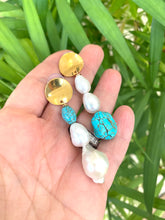 Cargar imagen en el visor de la galería, Freshwater Baroque Pearl Gold Dangle Drop Earrings with Turquoise