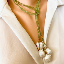 Carica l'immagine nel visualizzatore di Gallery, Green Peridot and two Large Baroque Pearls Lariat Necklace