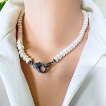 Cargar imagen en el visor de la galería, Button Pearls Candy Necklace, Diamonds Pave
