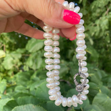 Cargar imagen en el visor de la galería, Button Pearls Candy Necklace, Diamonds Pave