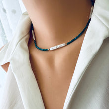 Carica l'immagine nel visualizzatore di Gallery, Neon Blue Apatite & White Bar Pearls Necklace, 14K GF