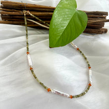 Carica l'immagine nel visualizzatore di Gallery, Tsavorite Green Garnet, Carnelian & White Bar Pearls Necklace, 14K GF
