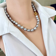 Cargar imagen en el visor de la galería, Classy Grey Pearl Necklace & Gold Marine Clasp