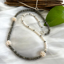Carica l'immagine nel visualizzatore di Gallery, Asymmetric Pyrite & Pearl Necklace
