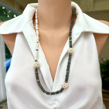 Carica l'immagine nel visualizzatore di Gallery, Asymmetric Pyrite & Pearl Necklace