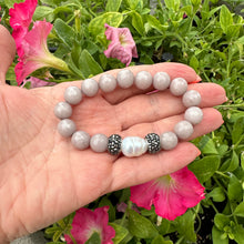 Cargar imagen en el visor de la galería, Light Pinkish Grey Jade Beads & Pearl Stretch Bracelet