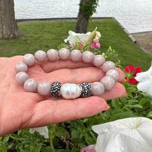 Cargar imagen en el visor de la galería, Light Pinkish Grey Jade Beads & Pearl Stretch Bracelet