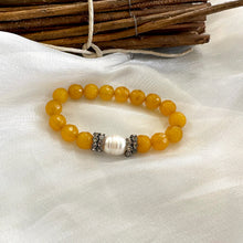 Carica l'immagine nel visualizzatore di Gallery, Yellow Jade & Pearl Stretch Bracelet