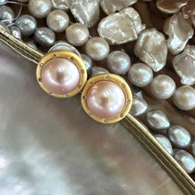 Cargar imagen en el visor de la galería, Pink Edison Mabe Pearl Stud Earrings with Cz, Gold