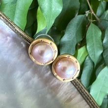 Cargar imagen en el visor de la galería, Pink Edison Mabe Pearl Stud Earrings with Cz, Gold