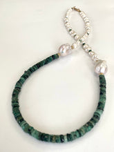 Cargar imagen en el visor de la galería, Asymmetric Emerald & Baroque Pearls Necklace, 14K GF