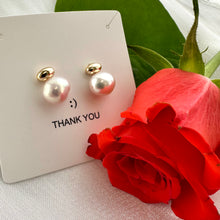 Carica l'immagine nel visualizzatore di Gallery, Nugget pearl stud earrings in gift box beside red rose, handmade in Canada
