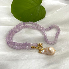 Lade das Bild in den Galerie-Viewer, Lavender Amethyst Candy Necklace, Baroque Pearl Pendant