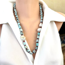 Lade das Bild in den Galerie-Viewer, Front close-up of larimar ruby and baroque pearl necklace on mannequin display