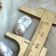 Lade das Bild in den Galerie-Viewer, Citrine stud earrings with pearl drops measured beside ruler for size reference