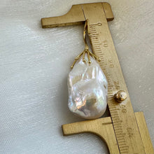 Charger l'image dans la galerie, Baroque pearl drop earring size comparison with ruler, white freshwater pearls shown in detail