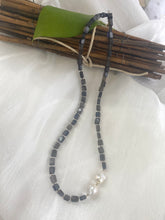 Cargar imagen en el visor de la galería, Navy Blue Iolite Beads & Baroque Pearls Necklace