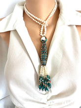 Carica l'immagine nel visualizzatore di Gallery, Bohemian Pearl Tassel Necklace showcasing freshwater pearls, colorful beads, and intricate craftsmanship.