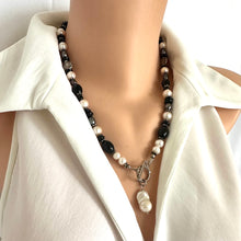 Cargar imagen en el visor de la galería, Black Onyx, Black & White Pearls Toggle Necklace