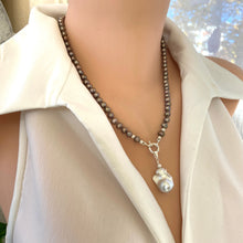 Carica l'immagine nel visualizzatore di Gallery, Bronze Pearls Necklace & White or Brown Removable Baroque Pearl Pendant