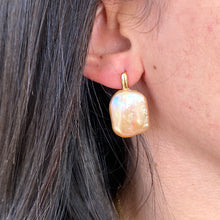 Cargar imagen en el visor de la galería, Oversize Golden Peach Rectangular shaped Pearl Drop Earrings