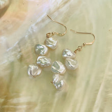 Carica l'immagine nel visualizzatore di Gallery, Keshi Pearls & 14k GF Drop Earrings