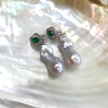Cargar imagen en el visor de la galería, Green diopside baroque pearl drop earrings displayed on white shell backdrop — removable pearl design in rhodium-plated sterling silver