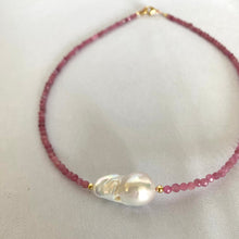 Charger l'image dans la galerie, Collier en tourmaline rose et perles baroques, 14 carats GF, 17,5 po