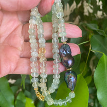 Carica l'immagine nel visualizzatore di Gallery, Prehnite and Black Baroque Pearl Necklace showcasing translucent greens and striking black pearls, handcrafted design.