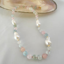 Carica l'immagine nel visualizzatore di Gallery, Morganite Aquamarine Pearl Necklace | Handcrafted Statement Design featuring soft hues and gemstones.