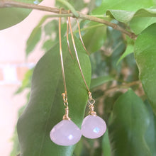 Cargar imagen en el visor de la galería, Rose Quartz Briolettes Threader Earrings