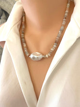 Carica l'immagine nel visualizzatore di Gallery, Moonstone and Baroque Pearl Necklace showcasing mixed moonstone rondelles and a baroque pearl center.