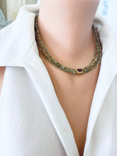 Lade das Bild in den Galerie-Viewer, Green orange garnet necklace displayed on a mannequin, featuring multi-strand gold vermeil and 2 mm faceted garnet beads.