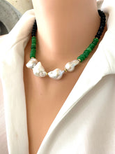Cargar imagen en el visor de la galería, Short Green Jade & Black Tourmaline Pearl Necklace featuring vibrant jade, black tourmaline, and luminous pearls.