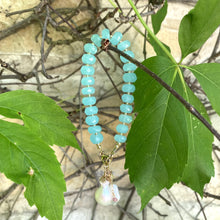 Lade das Bild in den Galerie-Viewer, blue chalcedony and gold filled bracelet