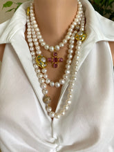 Charger l'image dans la galerie, White Pearl Necklace, 9–11mm, Gold Plated Focal Accent, Magnetic Clasp, 16"–18"