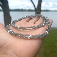 Lade das Bild in den Galerie-Viewer, Labradorite and Freshwater Pearl Long Necklace