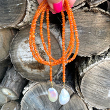 Cargar imagen en el visor de la galería, Bright Orange Carnelian & Two Baroque Pearls Lariat Necklace