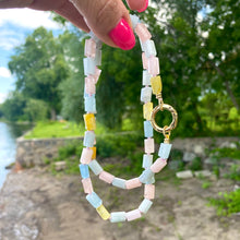 Lade das Bild in den Galerie-Viewer, Jewelry with Mixed Beryl Stones: Aquamarine and Morganite Necklace, Gold Plated Clasp, 23 inches
