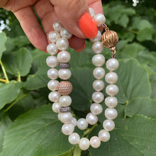 Cargar imagen en el visor de la galería, Bridal Pearl Necklace, Rose Gold Vermeil & Black Rhodium Plated Silver, 17"