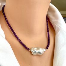 Lade das Bild in den Galerie-Viewer, short Amethyst necklace with large baroque pearl in middle