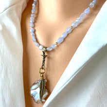 Cargar imagen en el visor de la galería, Blue Lace Agate & Baroque Keshi Pearl Pendant