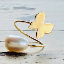 Load image into Gallery viewer, 18K minimalist butterfly pearl ring showcasing a pearl and butterfly motif in solid gold fine jewelry.