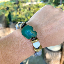 Load image into Gallery viewer, Green Druzy Agate Statement Gemstone Beaded Bracelet