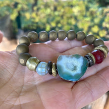 Load image into Gallery viewer, Green Druzy Agate Statement Gemstone Beaded Bracelet, Meditation Jewelry