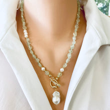 Carica l'immagine nel visualizzatore di Gallery, Green Prehnite & Pearls Toggle Neckalce